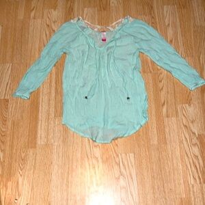 No Boundaries Teal Blouse with Knjt Back  Size Small (3-5)